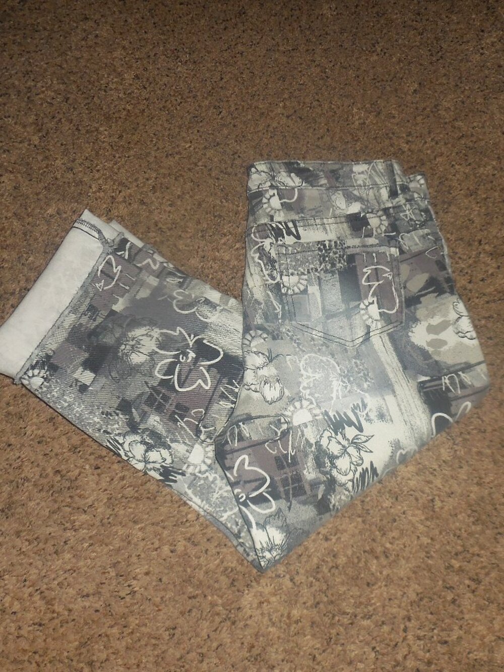 Logo Lori Goldstein Gray Print Graffiti Crop Jeans 12